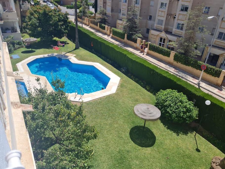 Encantador Apartamento Residencial Con Piscina ตอร์เรโมลิโนส ภายนอก รูปภาพ