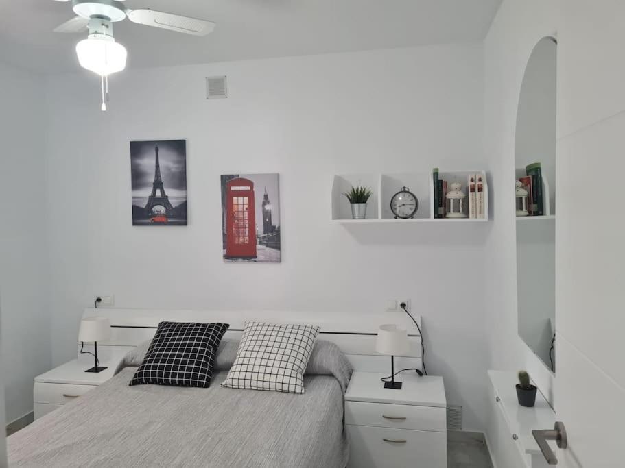 Encantador Apartamento Residencial Con Piscina ตอร์เรโมลิโนส ภายนอก รูปภาพ