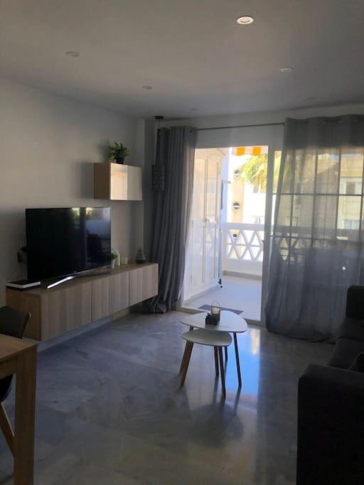 Encantador Apartamento Residencial Con Piscina ตอร์เรโมลิโนส ภายนอก รูปภาพ