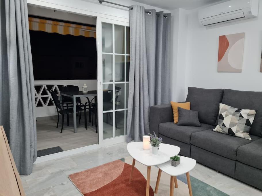 Encantador Apartamento Residencial Con Piscina ตอร์เรโมลิโนส ภายนอก รูปภาพ