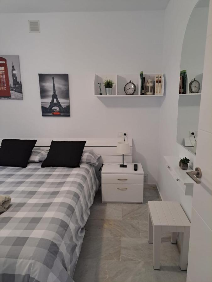 Encantador Apartamento Residencial Con Piscina ตอร์เรโมลิโนส ภายนอก รูปภาพ